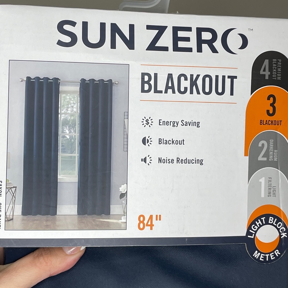 Courtanis /Blackout panel Sun Zero